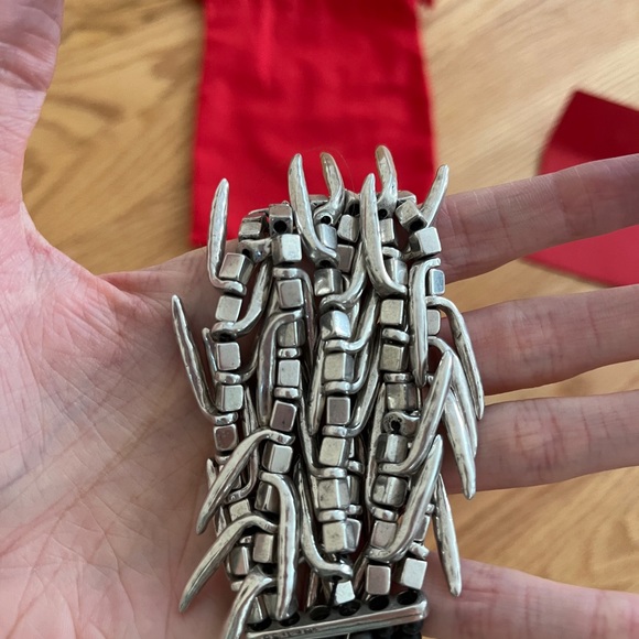 Uno de 50 bracelet Beautiful black and silver beaded bracelet with silver spikes - Picture 3 of 5